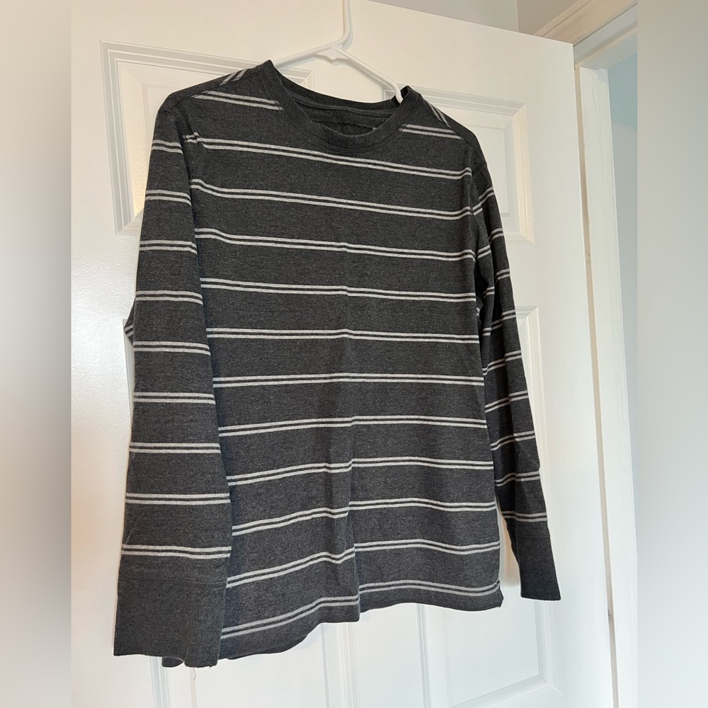 Men’s large long sleeved
